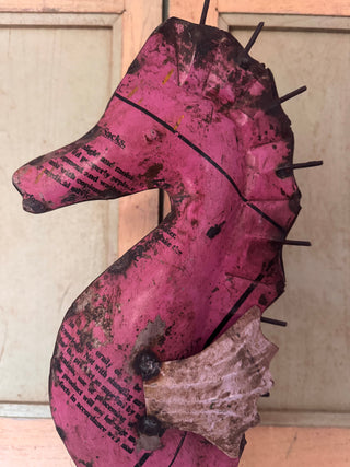 SanDahlia beelden Metalen Zeepaard roze Metalen Zeepaard roze