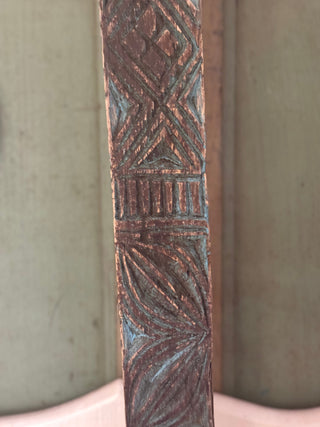 SanDahlia ornament Oud houten ornament op standaard blauw Oud houten ornament op standaard blauw