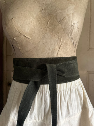 SanDahlia Riem Stijlvolle Wikkelriem van suede groen Stijlvolle Wikkelriem van suede groen