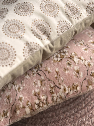 SanDahlia Kussens Sierkussen velvet  Anjer Sierkussen velvet roze ornament goround