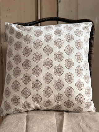 SanDahlia Kussens Sierkussen velvet redbush ecru ornament Sierkussen velvet roze ornament goround