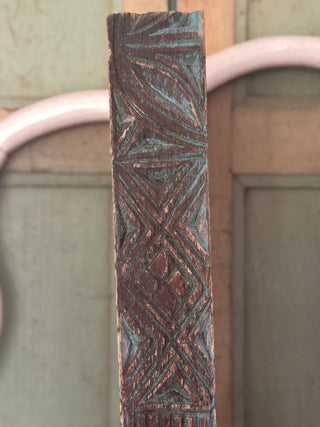 SanDahlia ornament Oud houten ornament op standaard blauw Oud houten ornament op standaard blauw