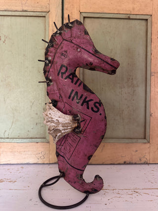 SanDahlia beelden Metalen Zeepaard roze Metalen Zeepaard roze