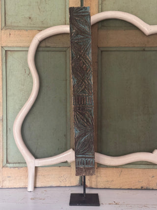 SanDahlia ornament Oud houten ornament op standaard blauw Oud houten ornament op standaard blauw