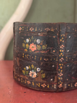 SanDahlia vazen potten & mandjes Handbeschilderd houten potje India zwart Handbeschilderd houten potje India zwart