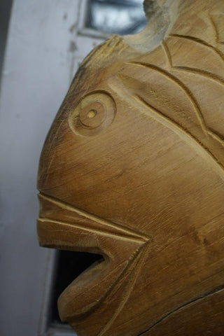 SanDahlia beelden Houten kogelvis op standaard