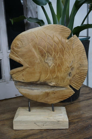 SanDahlia beelden Houten kogelvis op standaard