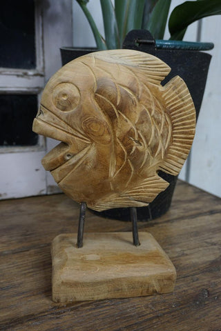 SanDahlia beelden Houten kogelvis op standaard