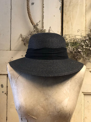 SanDahlia Mützen& So Zomerhoed zwart met bandje