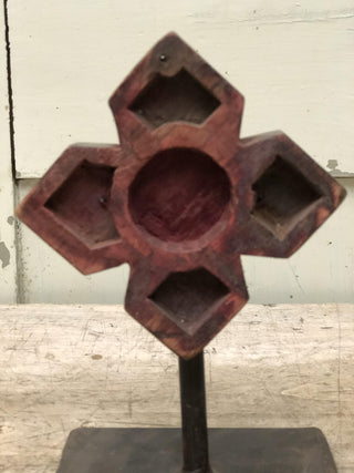 SanDahlia beelden Oud Indisch houten object op standaard