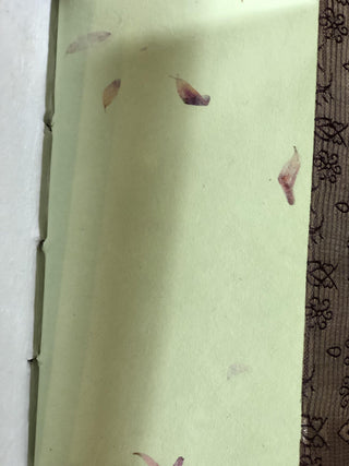 SanDahlia boeken Vintage boek met zijde cover en handgeschept papier