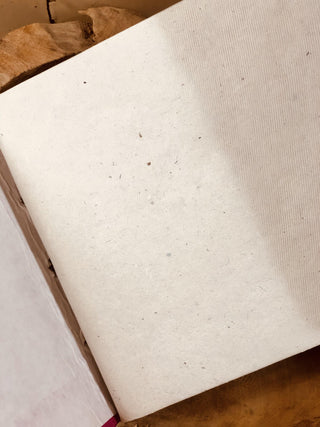 SanDahlia boeken Vintage boek met zijde cover en handgeschept papier