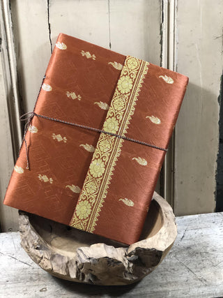 SanDahlia boeken Vintage boek met zijde cover en handgeschept papier