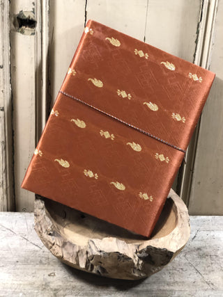 SanDahlia boeken Vintage boek met zijde cover en handgeschept papier