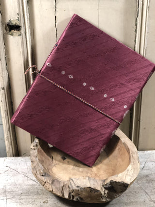 SanDahlia boeken Vintage boek met zijde cover en handgeschept papier