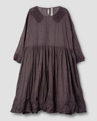 SanDahlia jurk Ewa i Walla dress embroidered organdie Jolanta 55935 AW25 peppercorn Ewa i Walla dress embroidered organdie Jolanta 55935 AW25 peppercorn