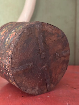SanDahlia vazen potten & mandjes Handbeschilderd houten potje India zwart rood Handbeschilderd houten potje India zwart rood