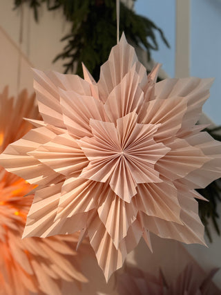 SanDahlia hanglamp Flower lamp nude M Flower lamp nude M