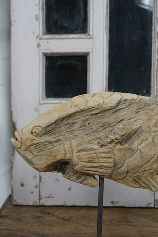 SanDahlia beelden Drijfhout vis op standaard